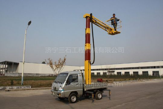點擊查看詳細信息<br>標題：小型高空作業車 閱讀次數：2795
