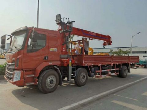 點擊查看詳細(xì)信息<br>標(biāo)題：柳汽前四后四隨車吊 閱讀次數(shù)：1715